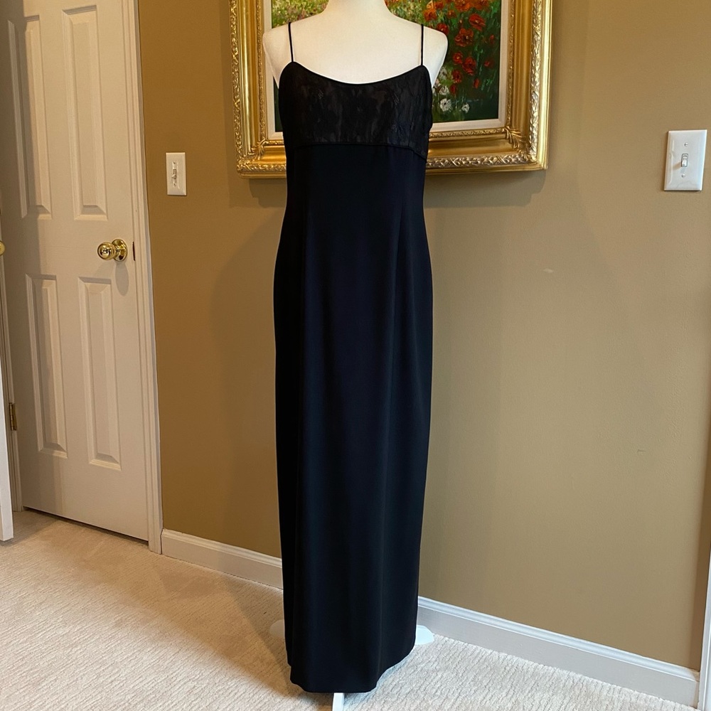 Jones NY Blaxk Evening Gown Lace & Button Detail